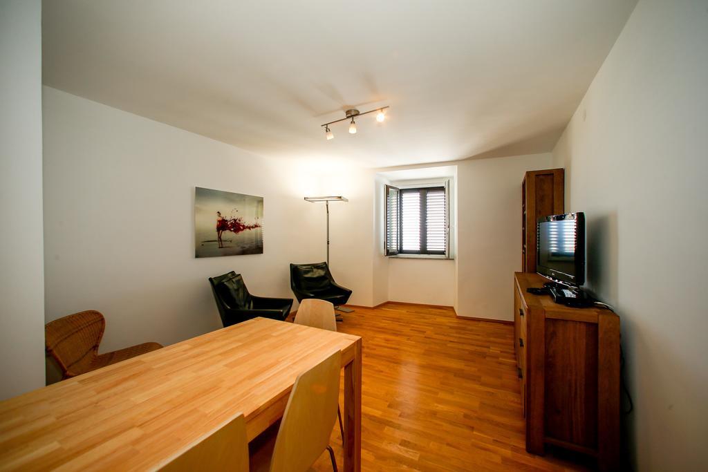 Apartments Harbour セニ 部屋 写真
